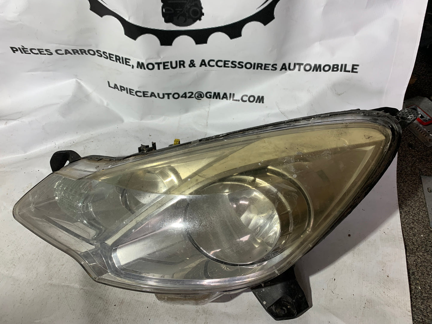 Phare avant gauche Citroën C3 2 phase 1 liseré blanc