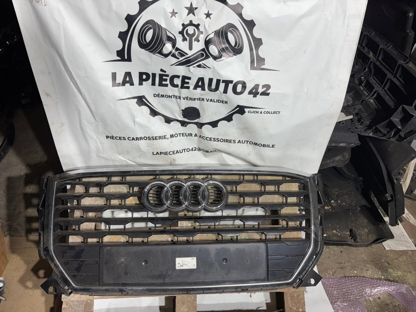 Calandre Audi Q2 / 81A853651