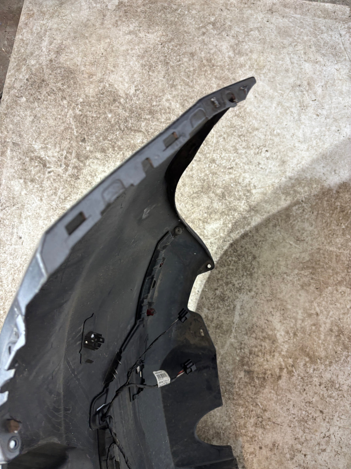 Pare choc arrière Renault Clio 4 gris + radar (1 radar manquant) 820222925R