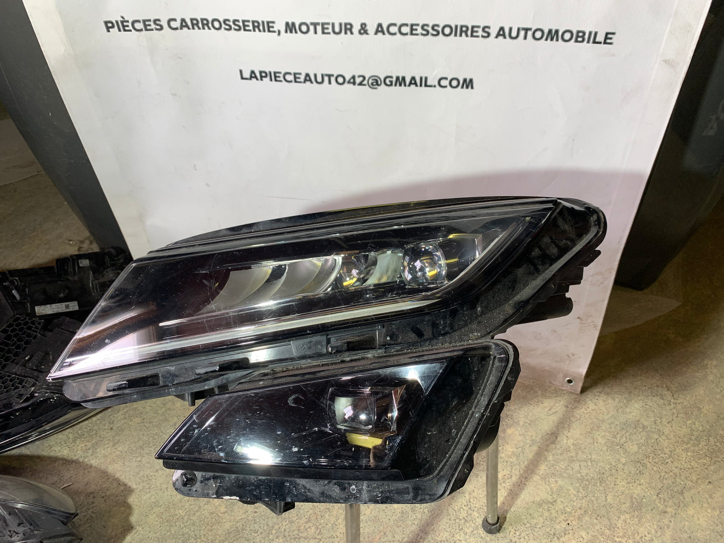 Phare avant gauche Skoda Kodiaq