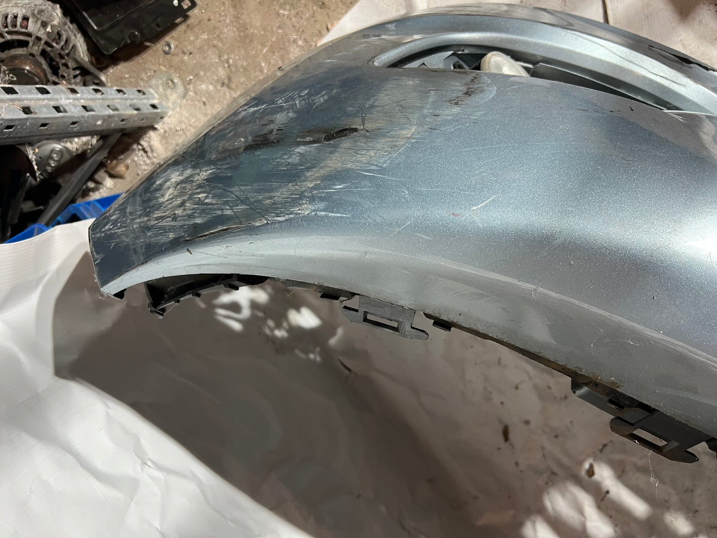 Pare choc avant Peugeot 207 bleu clair phase 2