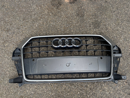 Calandre Audi Q3 8U
