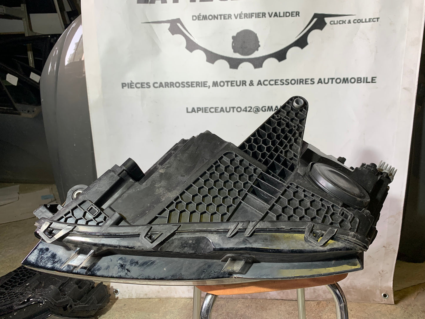 Phare avant droit Skoda Superb