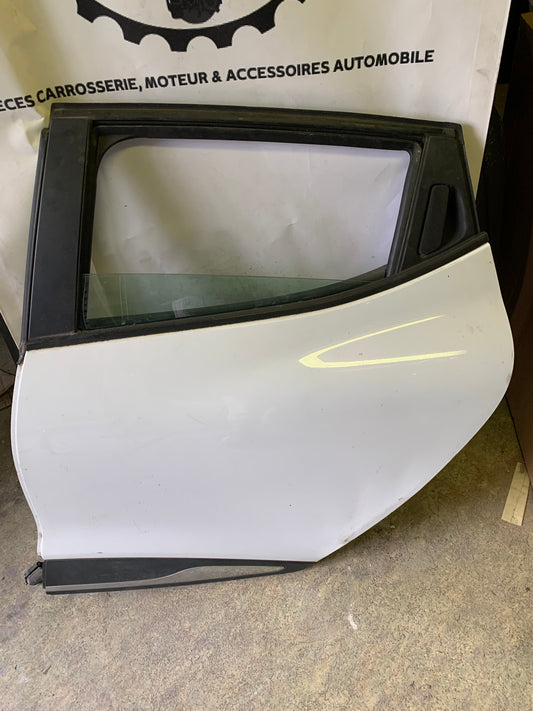 Porte arrière gauche Renault clio 4