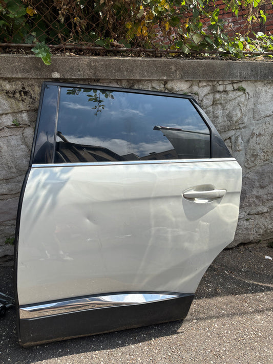 Porte arrière gauche Peugeot 3008 2 blanche