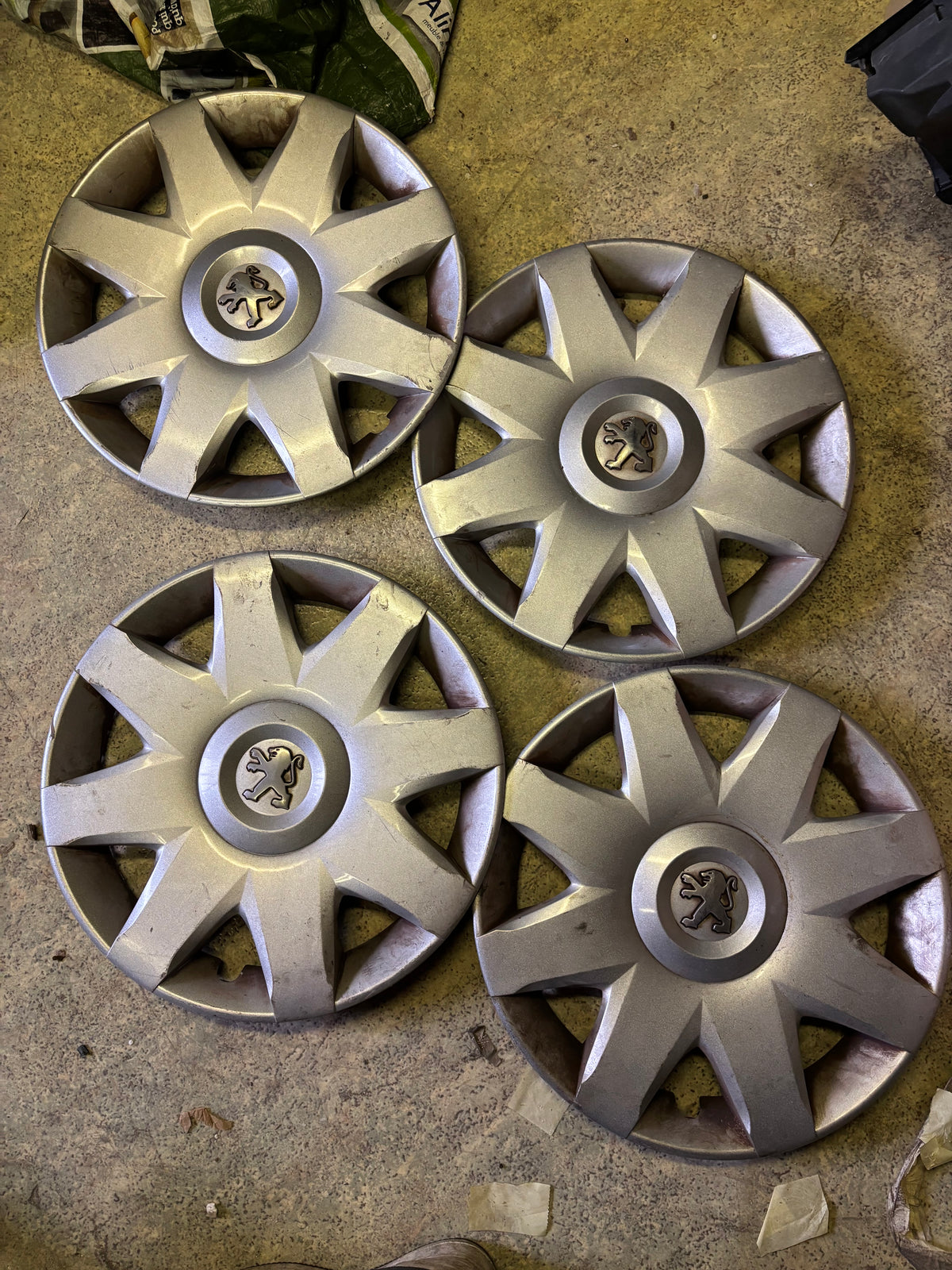 Enjoliveur Peugeot 807 16 pouces Lot de 4
