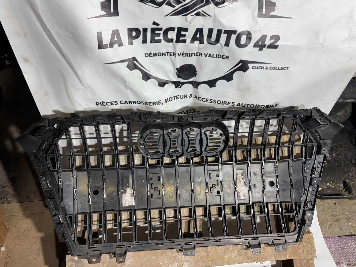 Calandre Audi A4 S4 B9 / 8W0853651