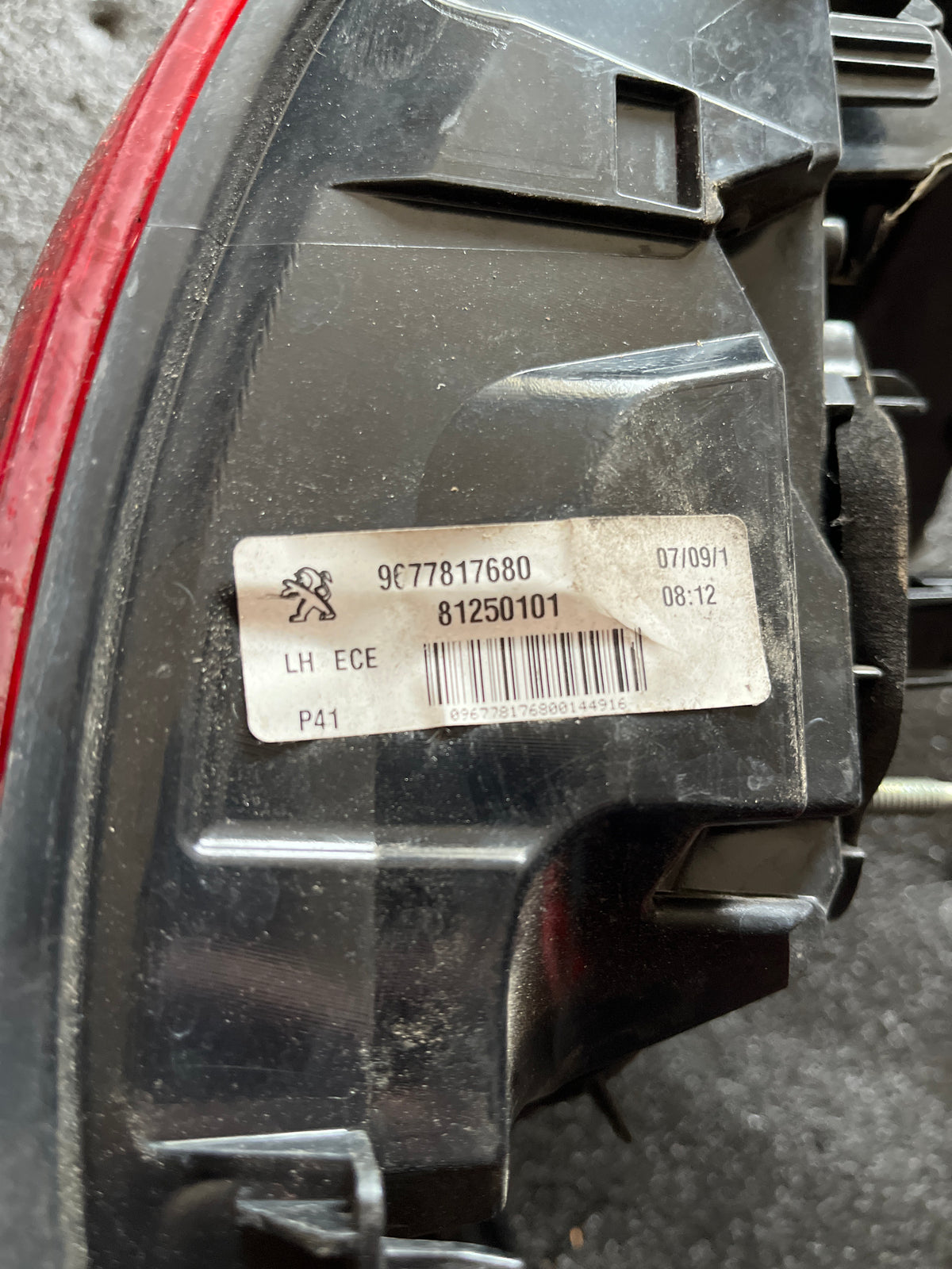 Feux arrière gauche Peugeot 308 t9