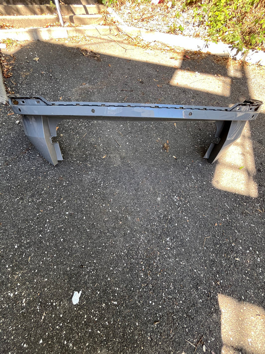 Haut de pare choc Arrière gris 57A807421 Skoda Karoq