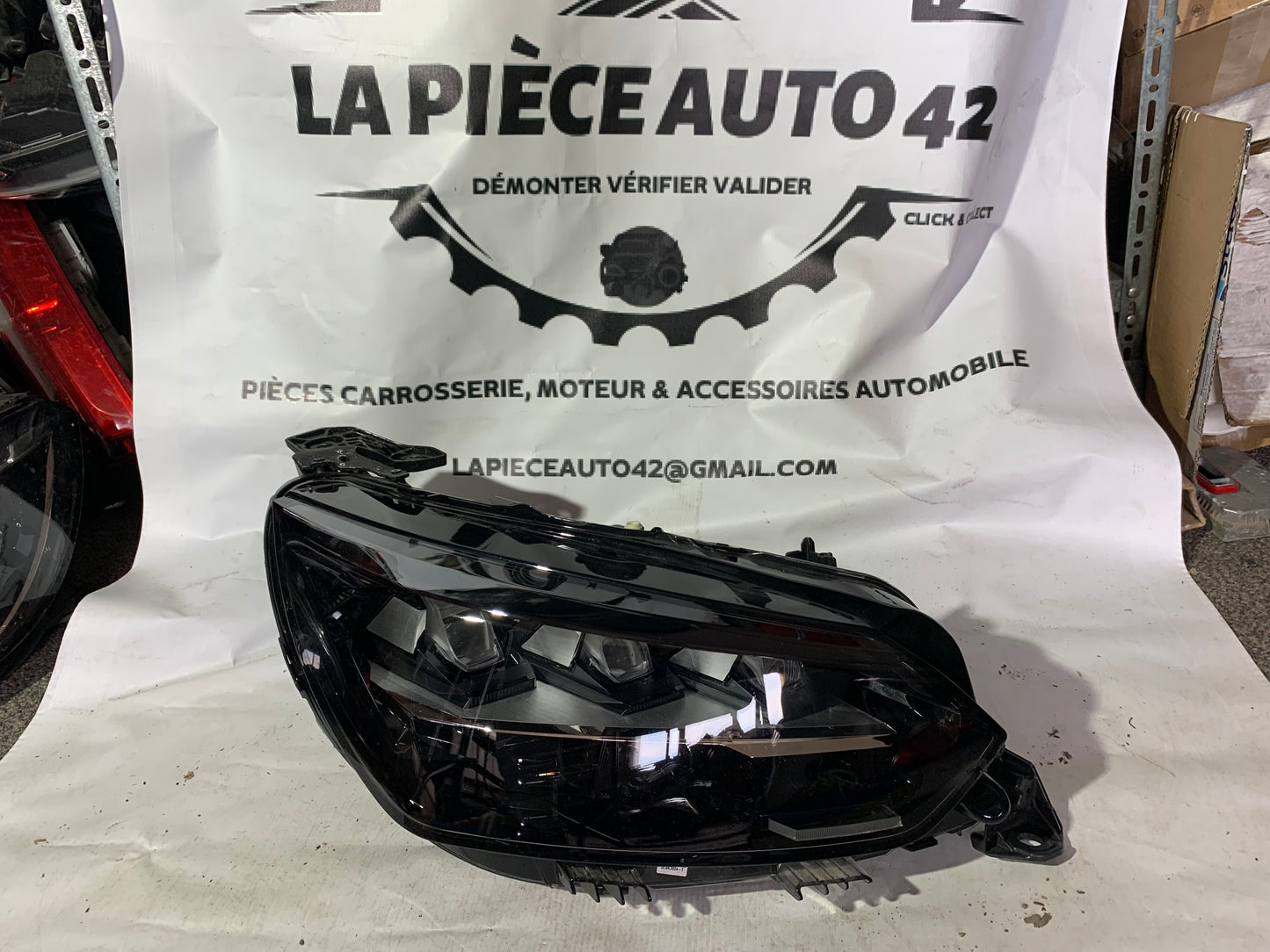 Phare avant droit Peugeot 2008 2