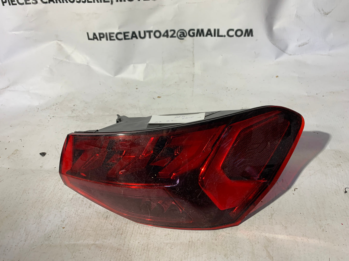 Feu arrière droit extérieur Audi A3 8Y