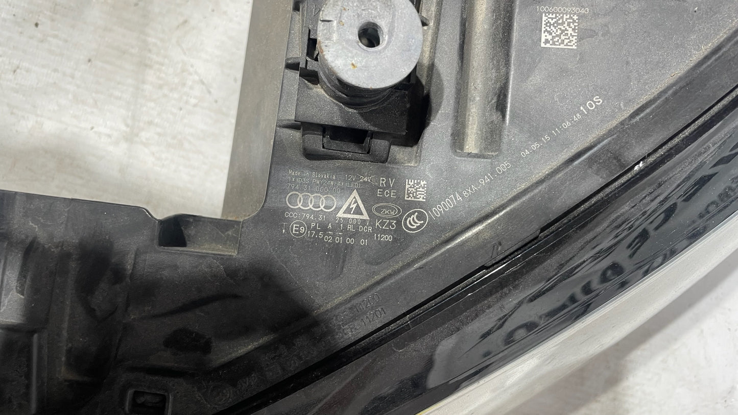 Phare avant gauche Audi A1