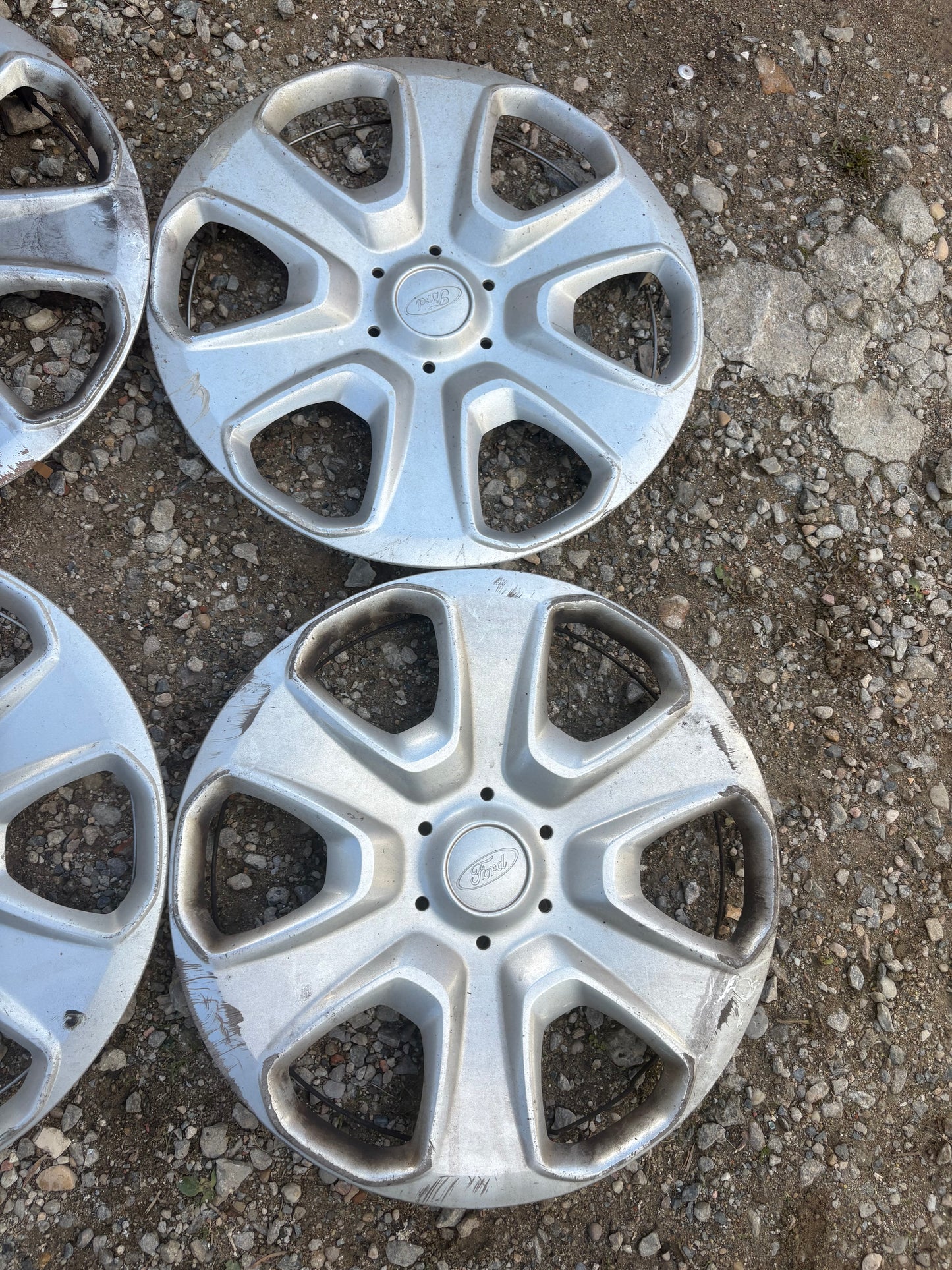 Enjoliveur 15 pouce Ford tourneo Connect lot de 4
