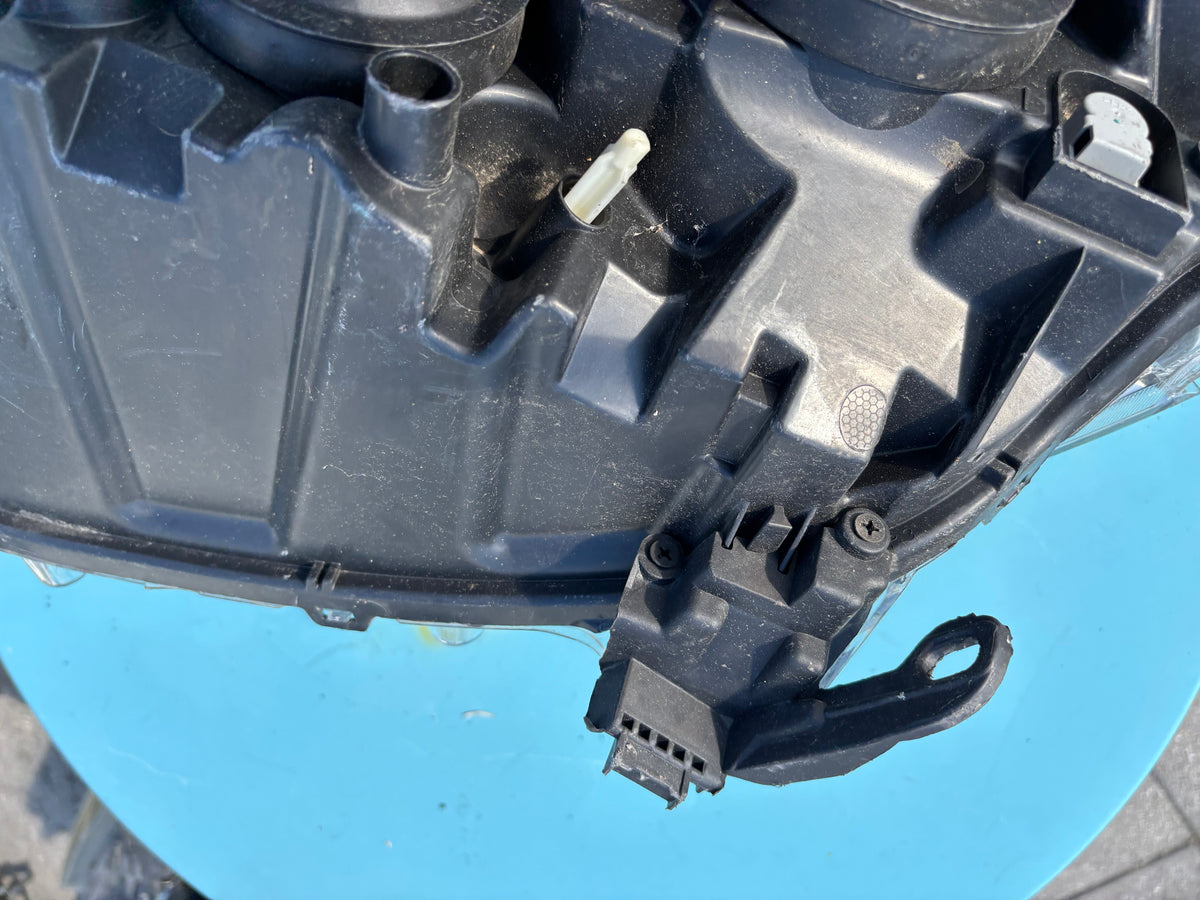 Phare avant droit Peugeot 208 1 phase 1 Led