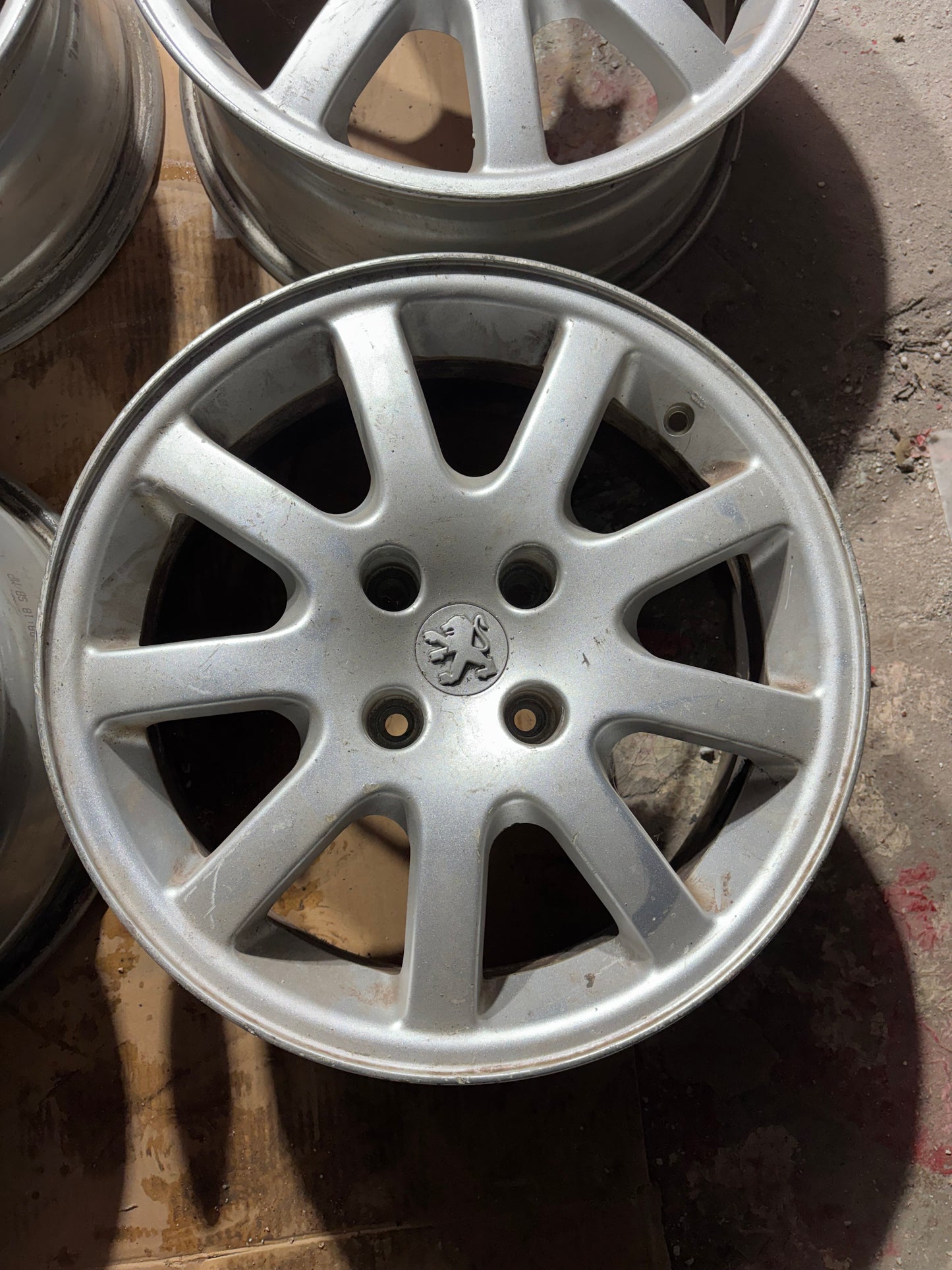 Jante Peugeot 206 16 pouces ouragan