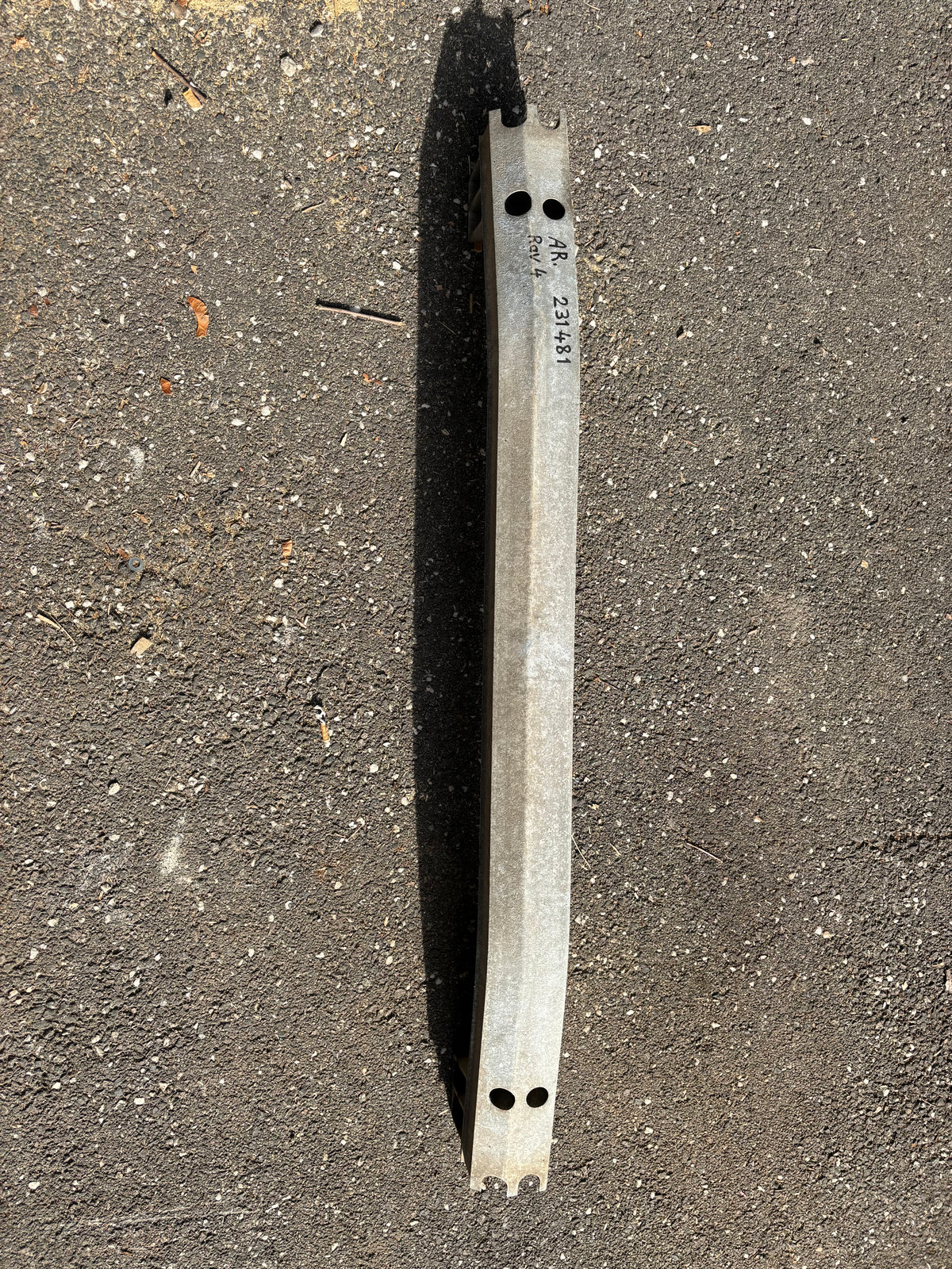Renfort de pare choc arrière Toyota Rav 4 3 phase 1