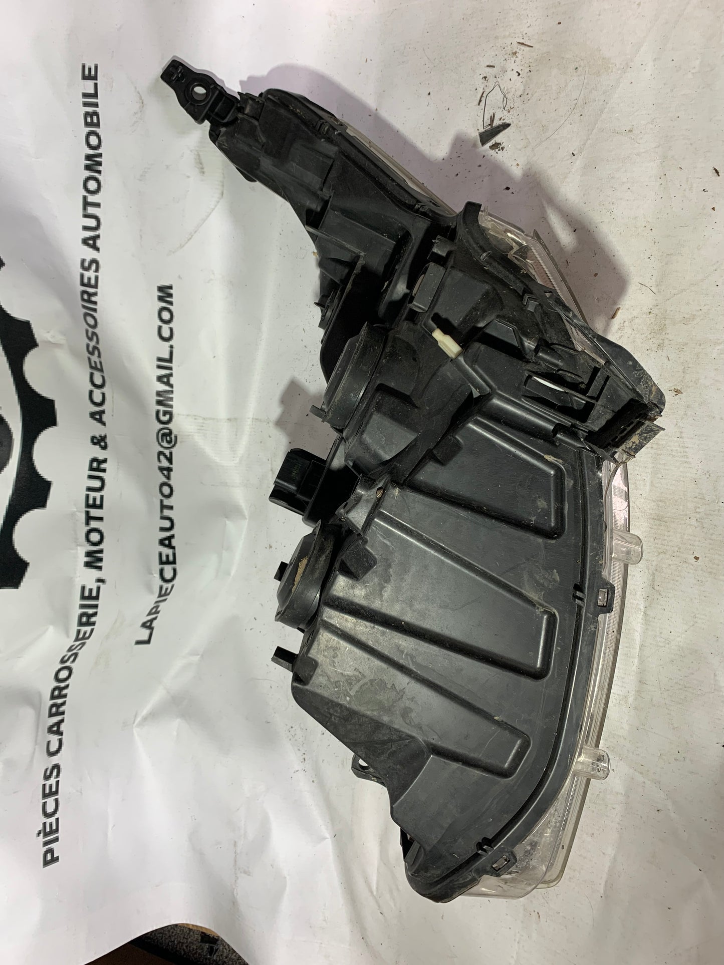 Phare avant droit Peugeot 208 1 phase 1