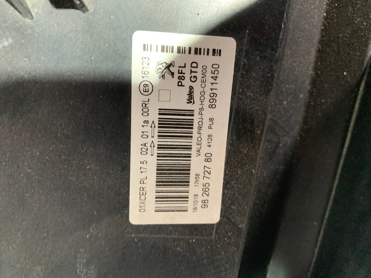 Phare avant gauche Peugeot 3008 2 FULL LED