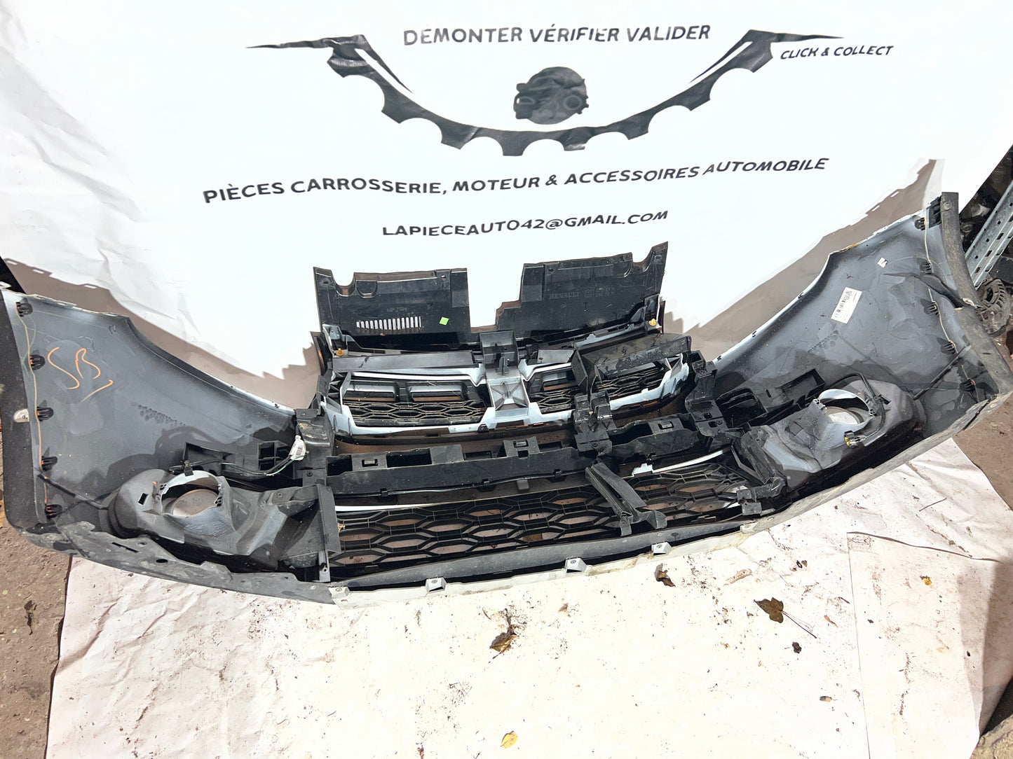Pare chocs avant Dacia Sandero Blanc
