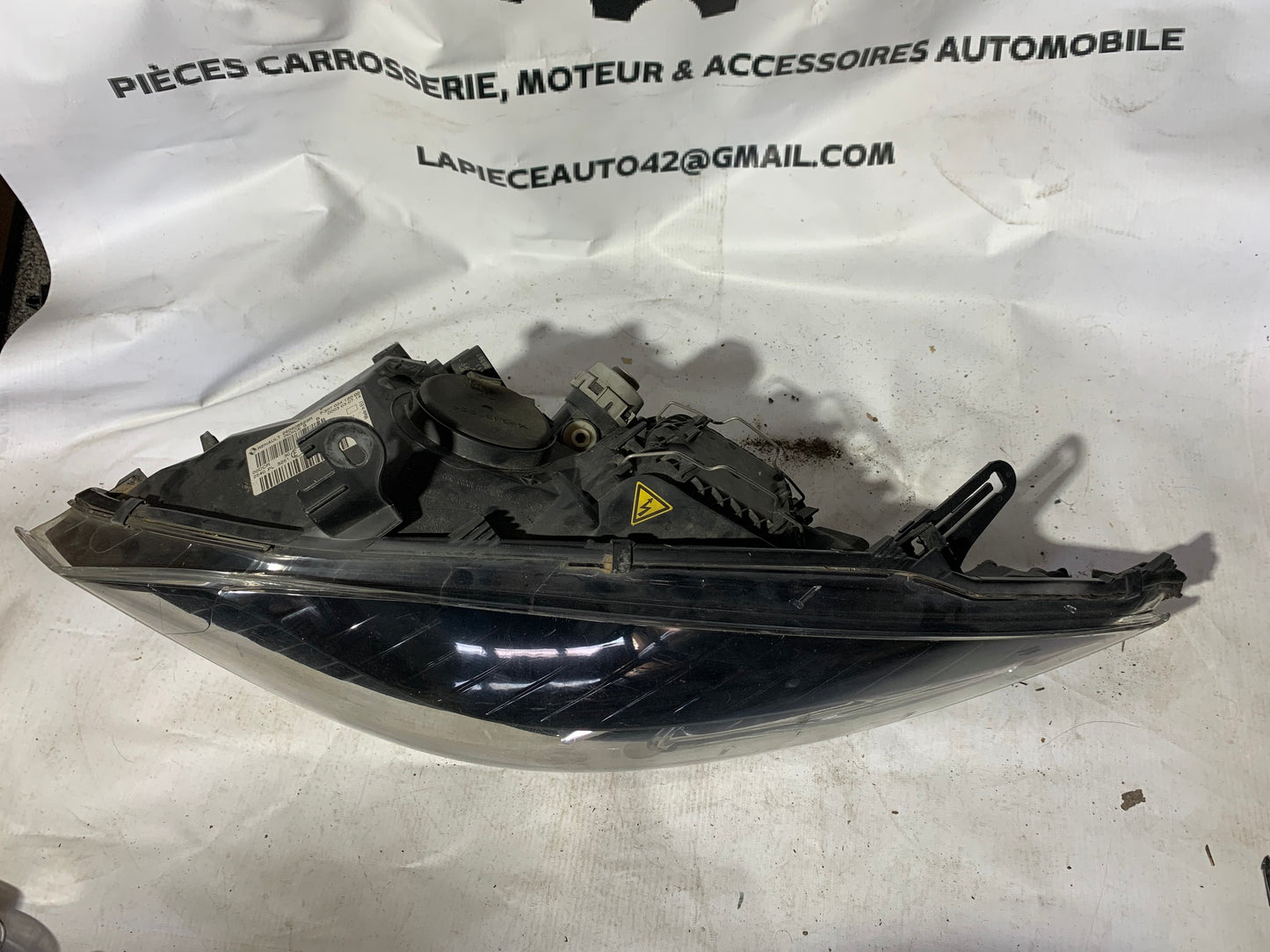 Phare avant gauche Renault Megane 3 xénon