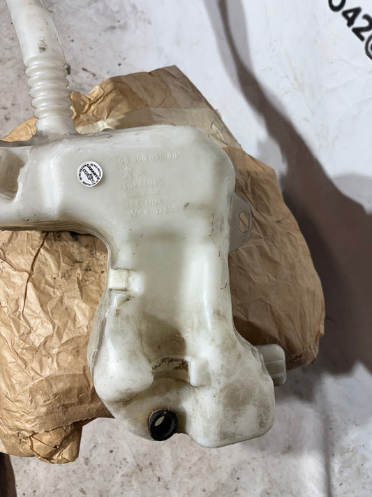 Réservoir de lave glace Peugeot 5008 / 3008