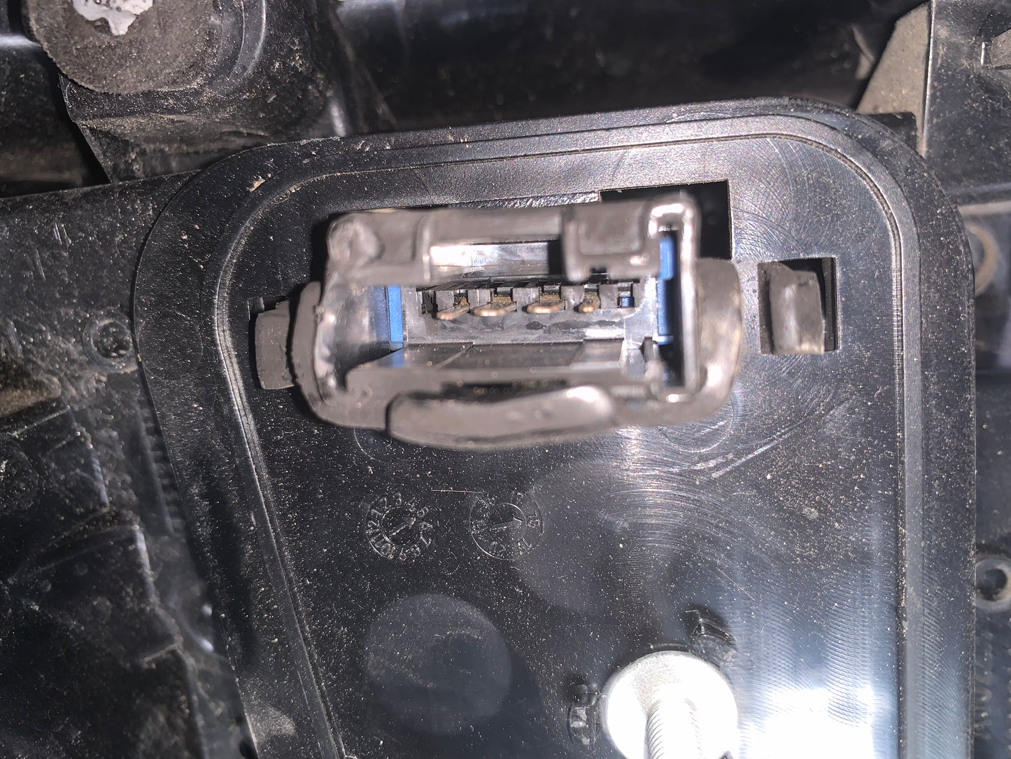 Feu arrière droit extérieur Peugeot 2008 1 phase 2