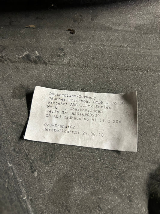 Pare boue avant droit Mercedes class c (w204)