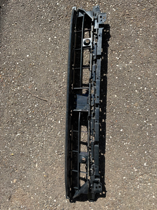 Grille inférieur de pare choc avant Audi Q3 S-Line