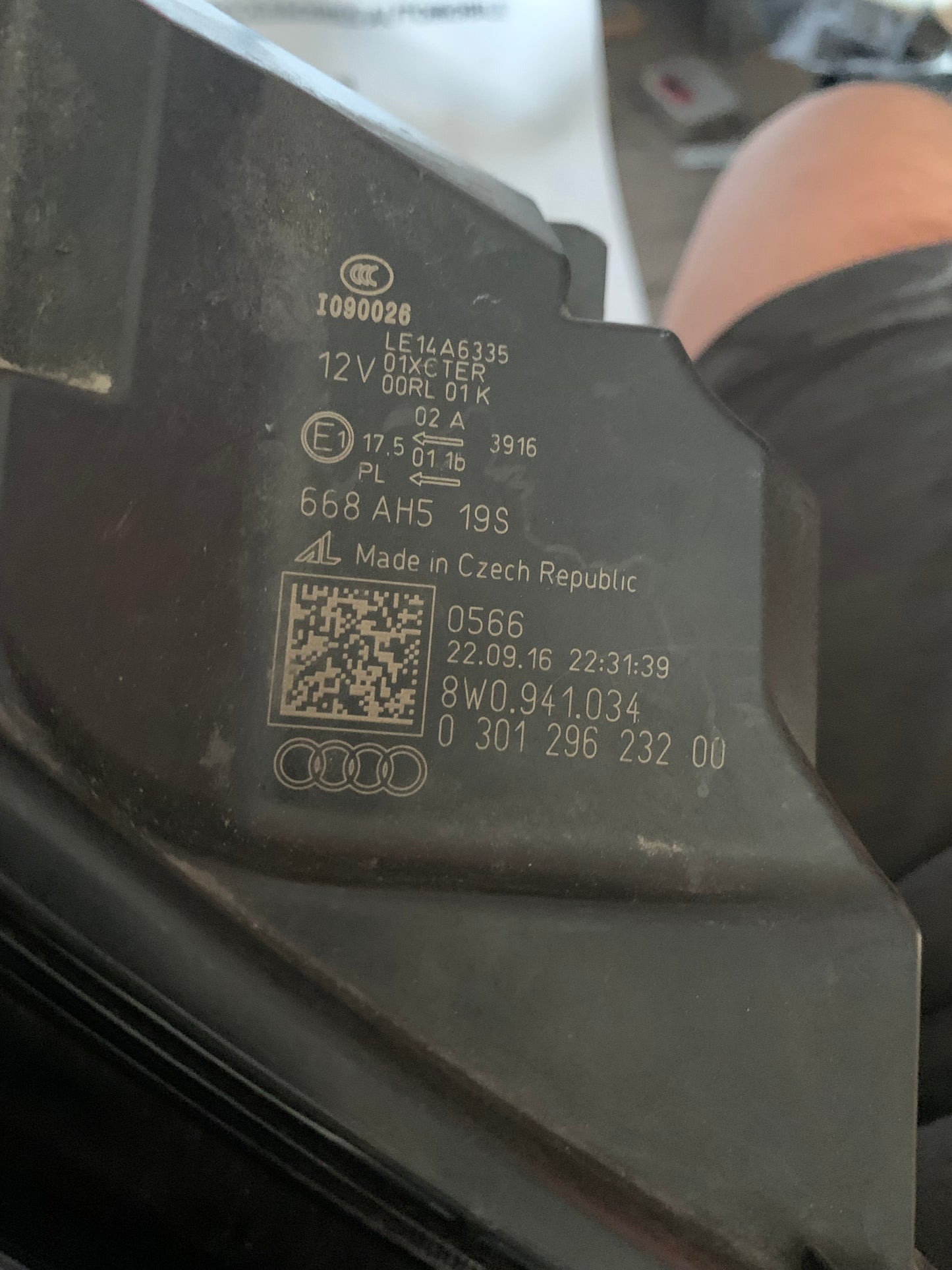 Phare avant droit Audi A4 S4 B9 (8W)