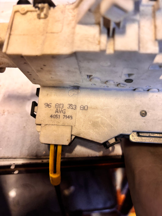 Serrure de porte avant gauche Citroën Jumpy