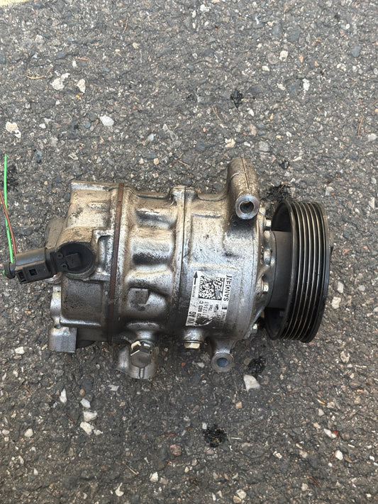 compresseur de climatisation VW 5k0820803C