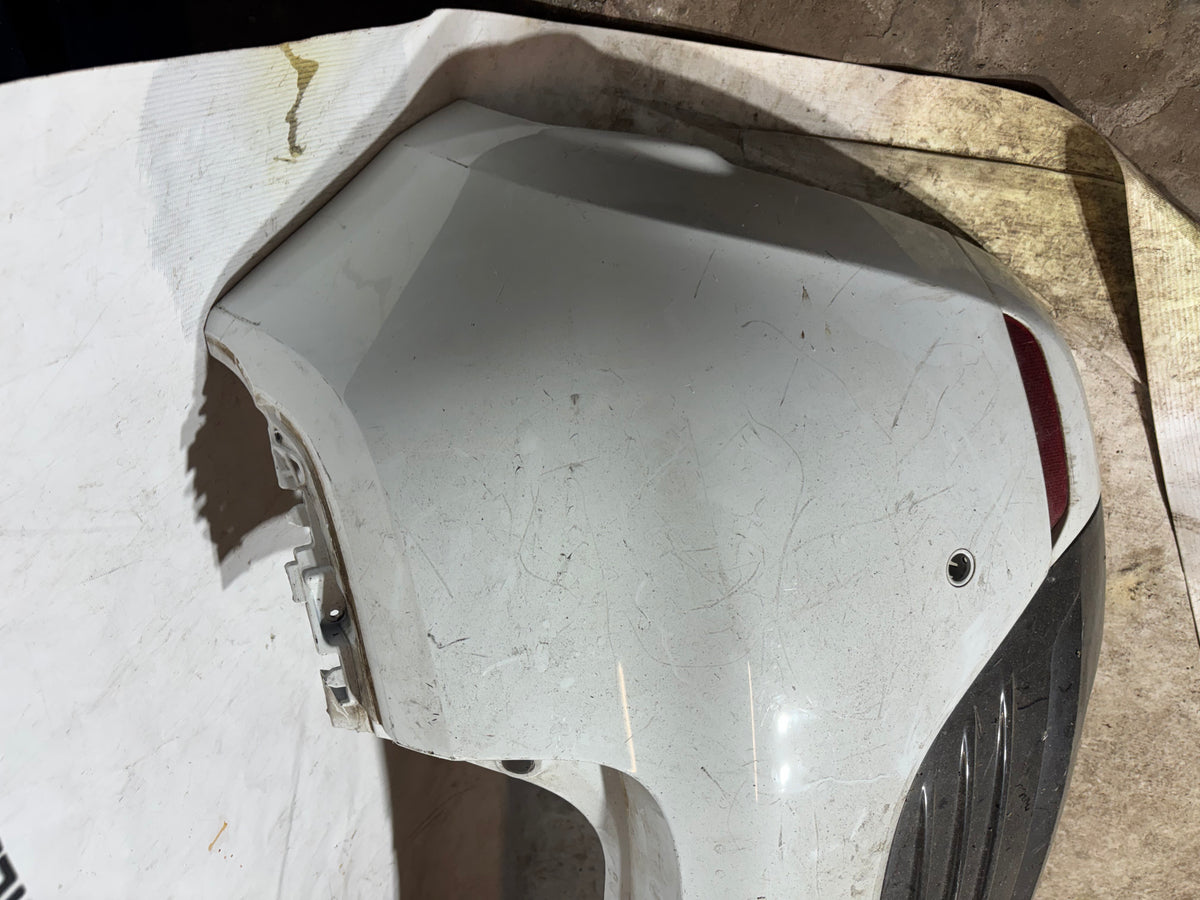 Pare choc arrière Renault Clio 4 Blanc + emplacement radar 850222925R