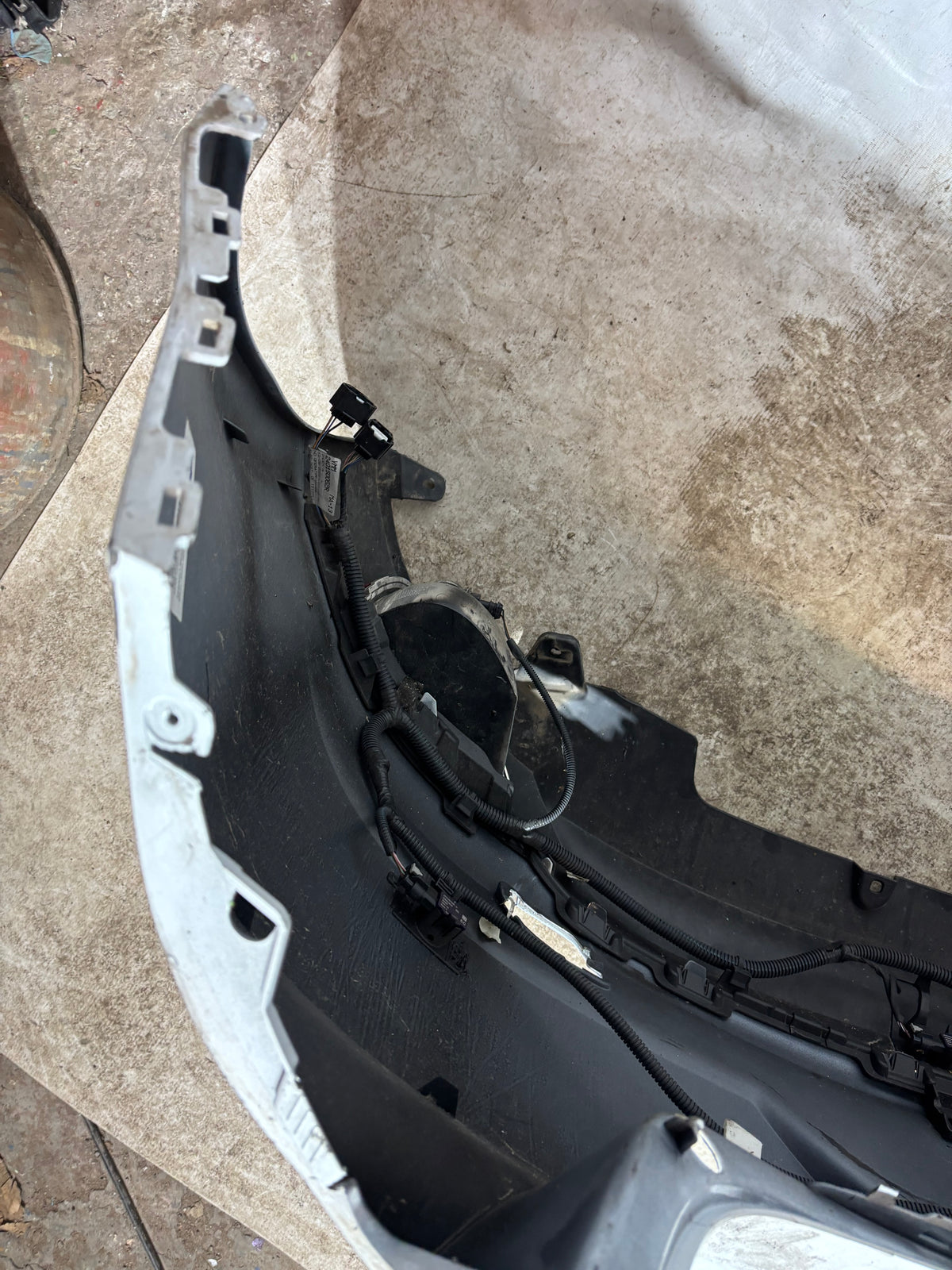 Pare choc arrière Renault Megane 4 blanc 8502233845R