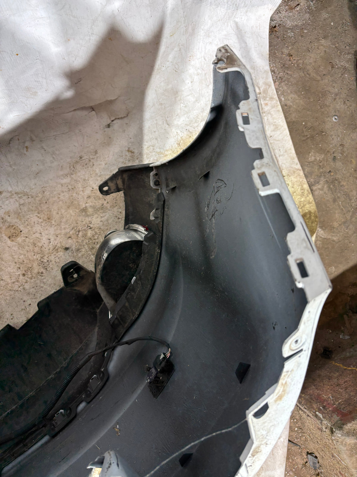 Pare choc arrière Renault Megane 4 blanc 8502233845R