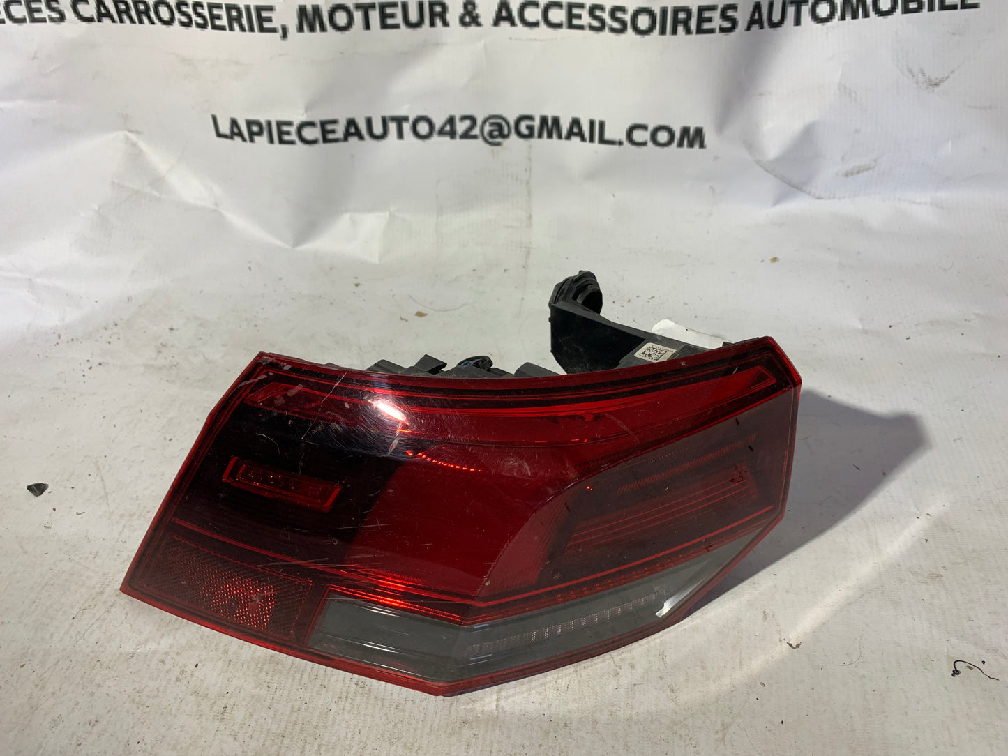 Feu arrière gauche Volkswagen golf 8