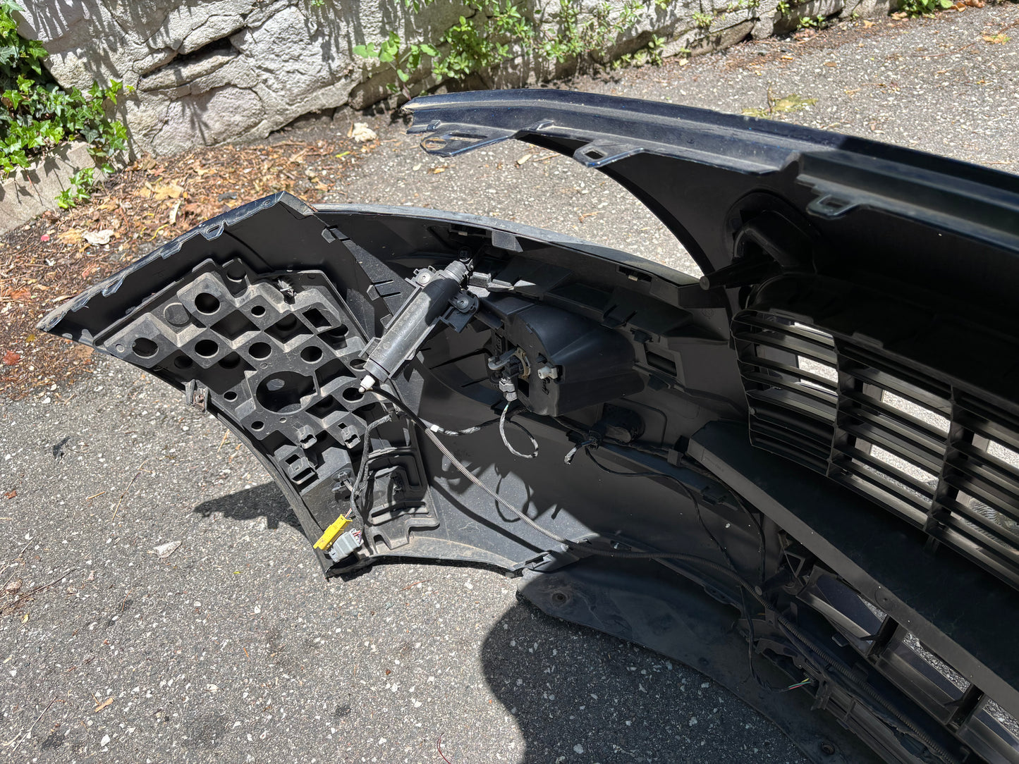 Pare choc avant Peugeot 3008 1 phase 1 (Radar / lave phare)