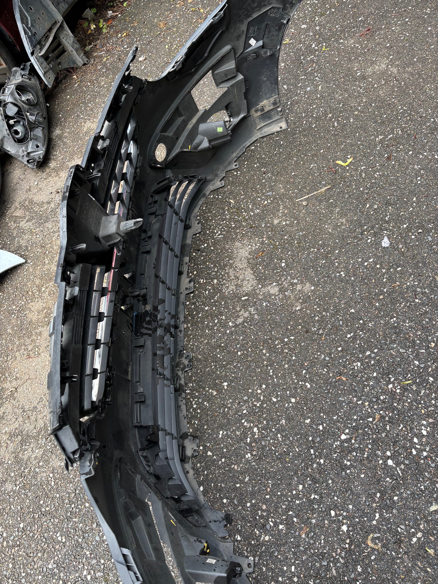 Pare choc avant noir Renault express ou Kangoo 3