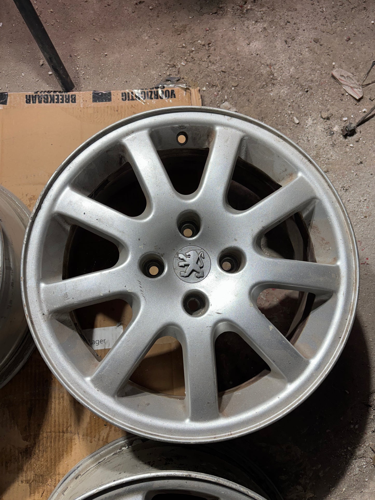 Jante Peugeot 206 16 pouces ouragan
