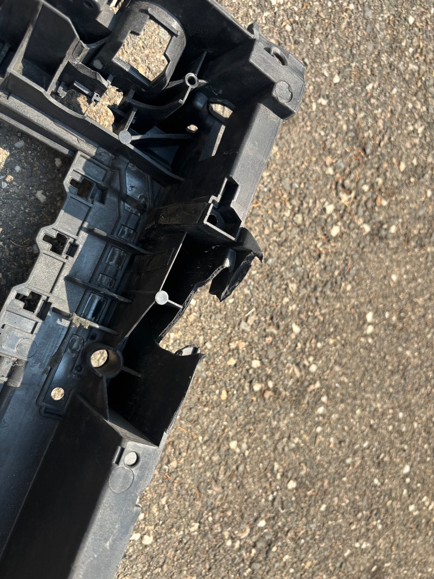 Support de radiateur Ford Fiesta MK8
