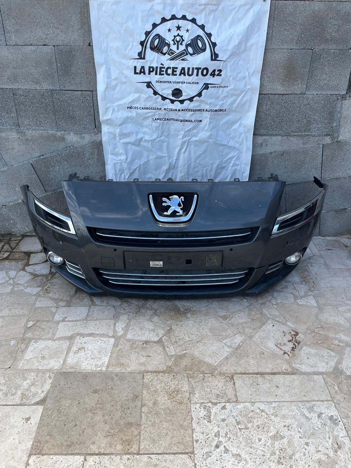 Pare choc AV gris foncé Peugeot 5008 1