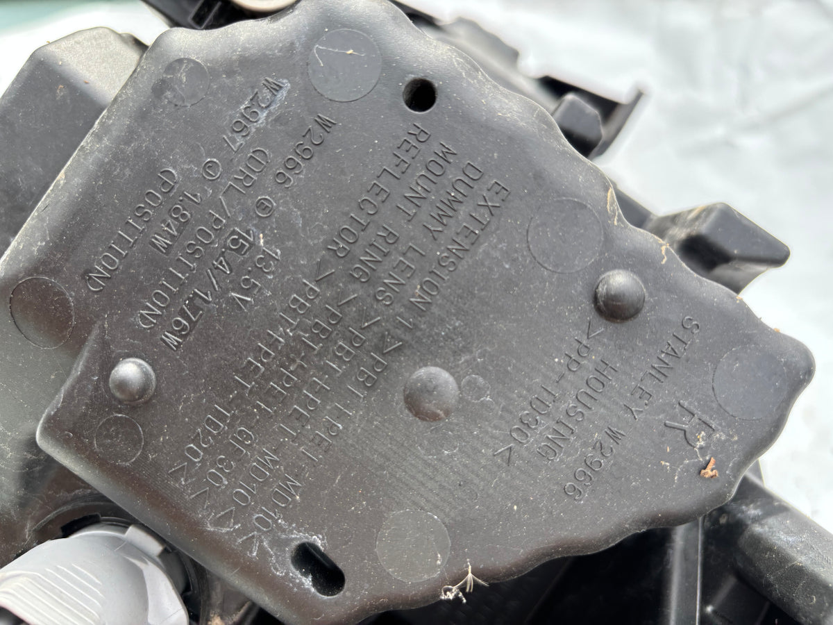 Phare avant droit Suzuki Swift 3
