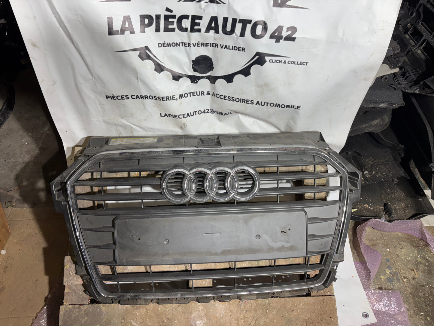 Calandre Audi A1 / 8XA853651