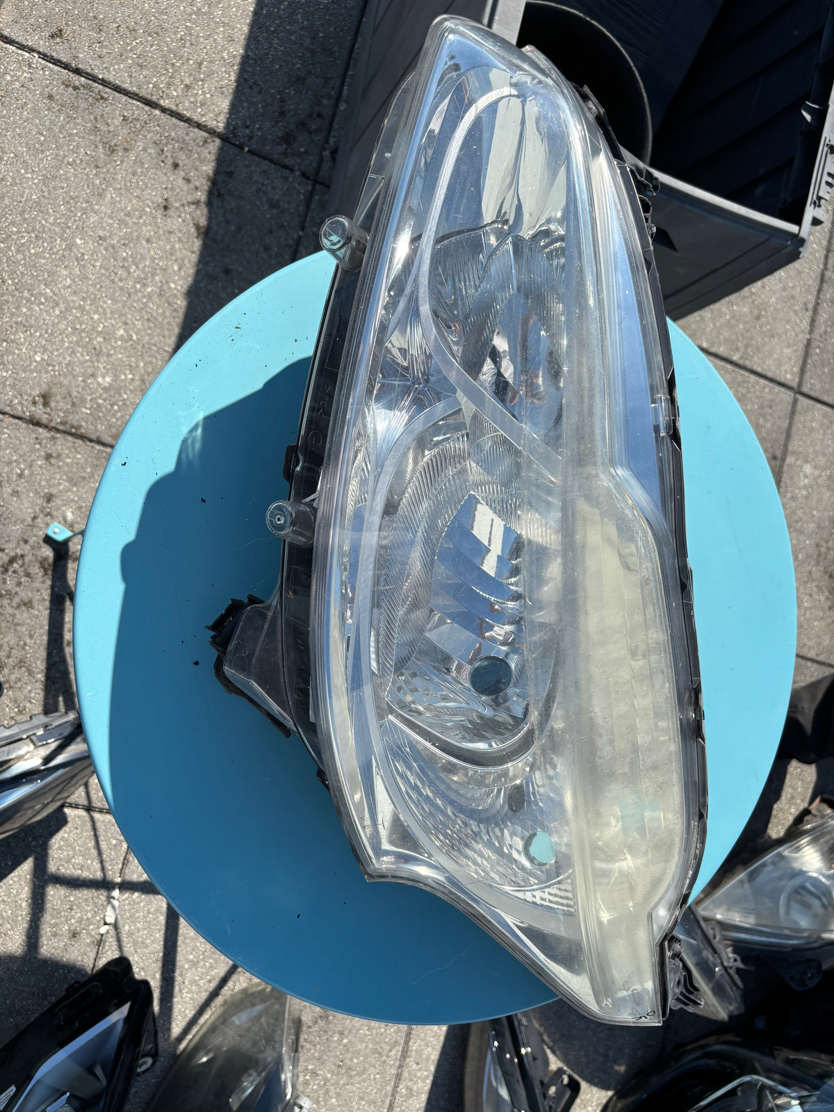 Phare avant gauche Peugeot 208 1 phase 1