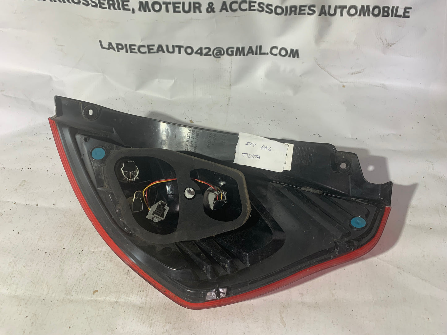 Feu arrière gauche Ford Fiesta 6 phase 2