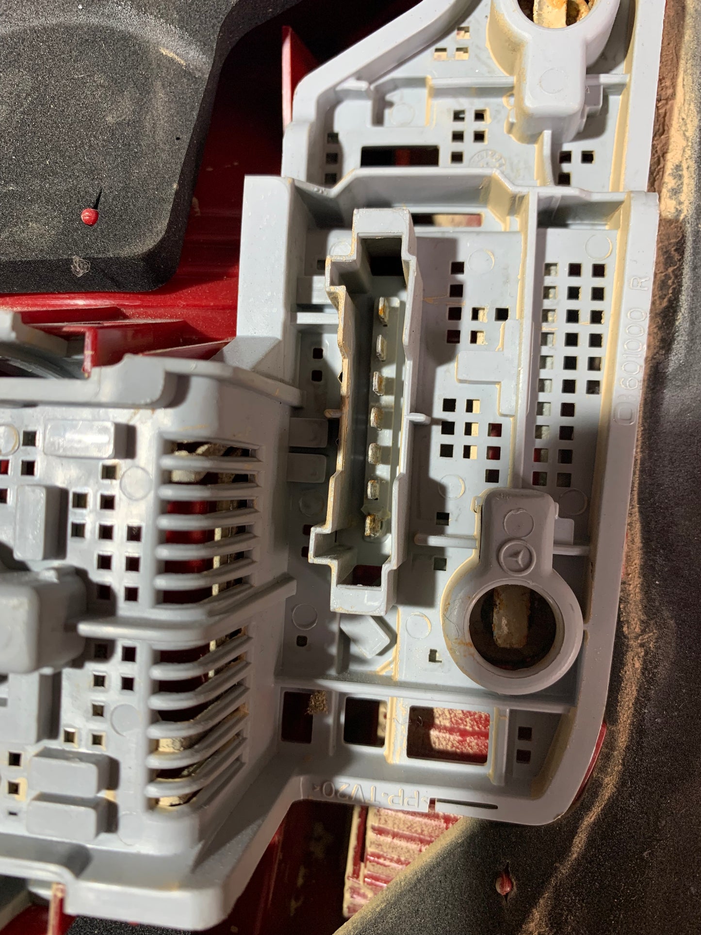 Feu arrière droit Mercedes classe C LED W204