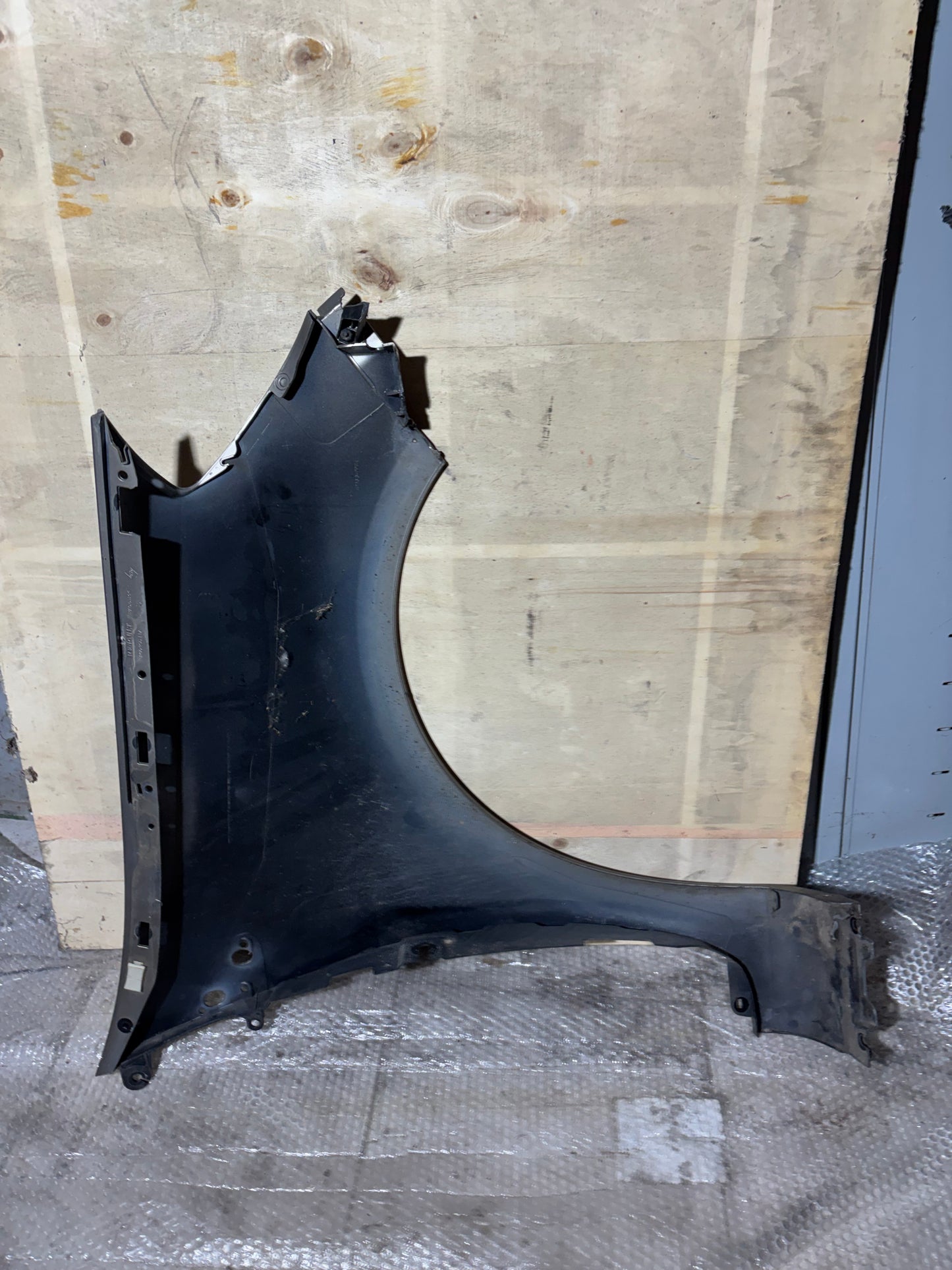 Aile avant gauche gris anthracite Renault Clio 3 185