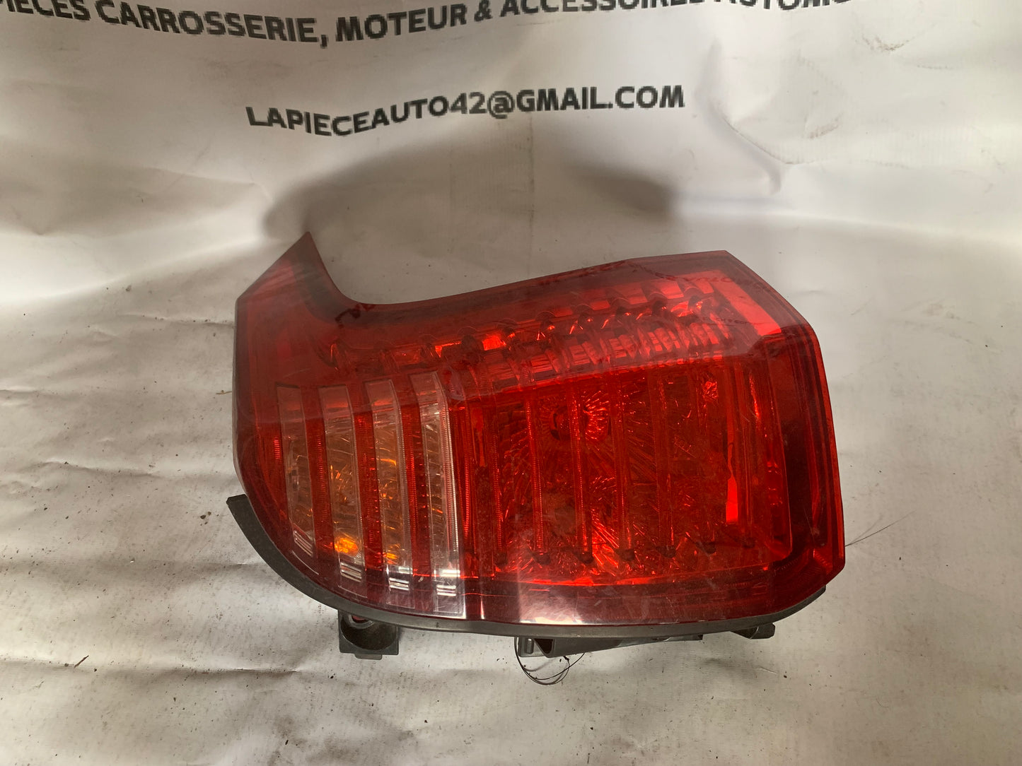 Feu arrière droit Peugeot 5008 1