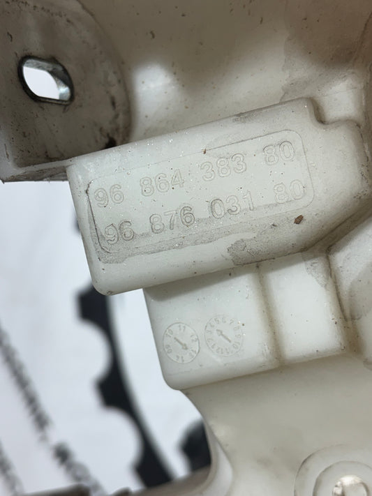 Réservoir de lave glace Peugeot 508 2