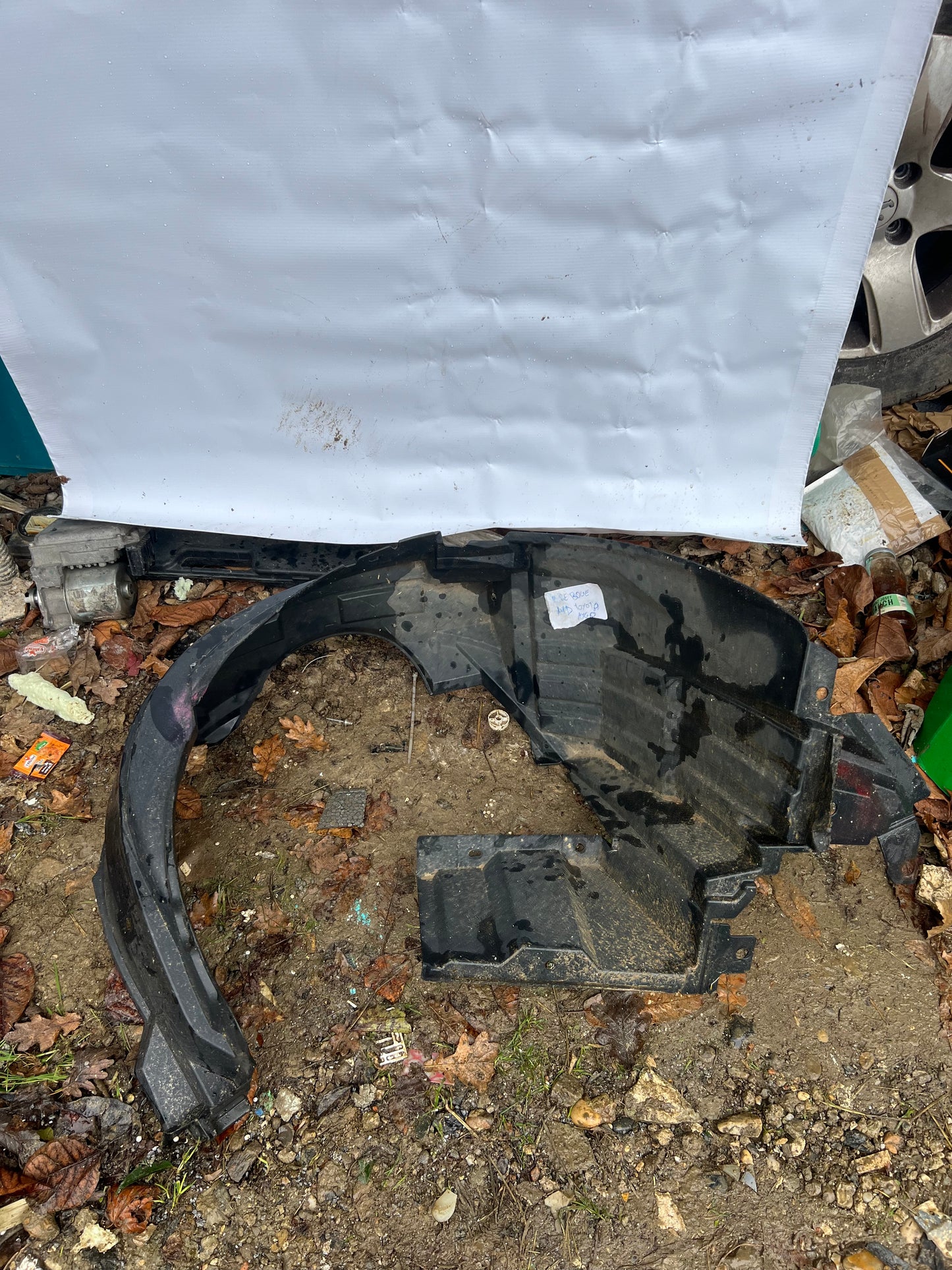 Pare boue avant droit Toyota Aygo 1