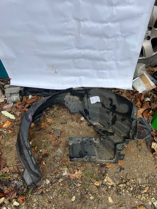 Pare boue avant droit Toyota Aygo 1